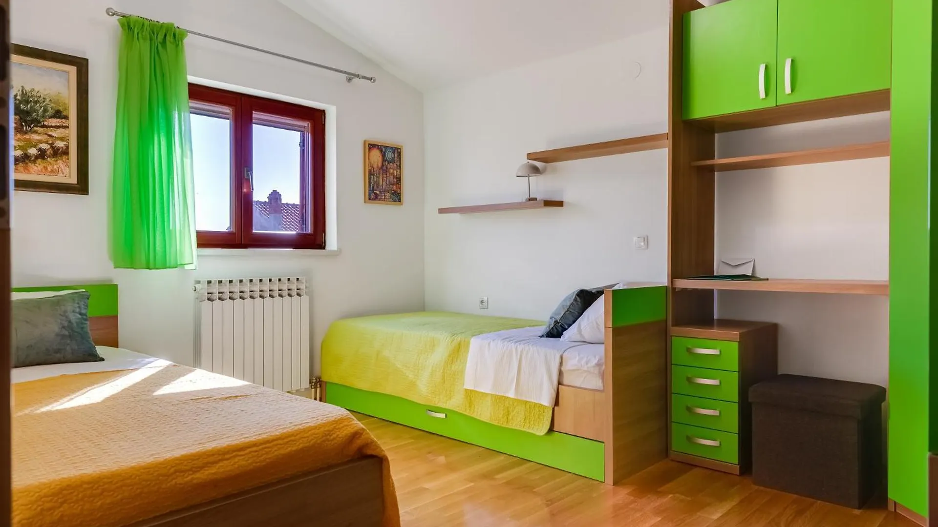 Apartman Dina زادار شقة
