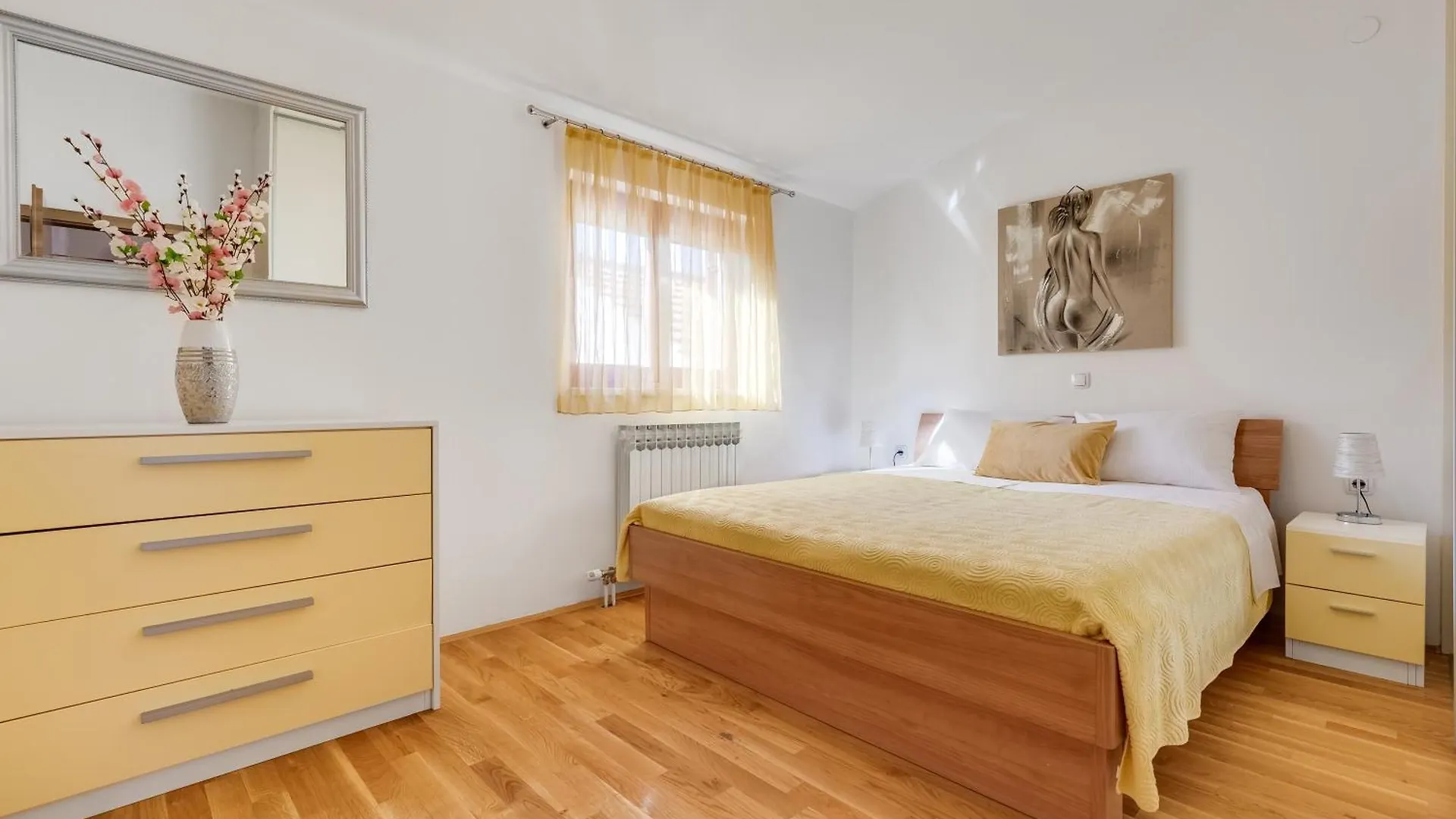 Apartman Dina زادار 0*,