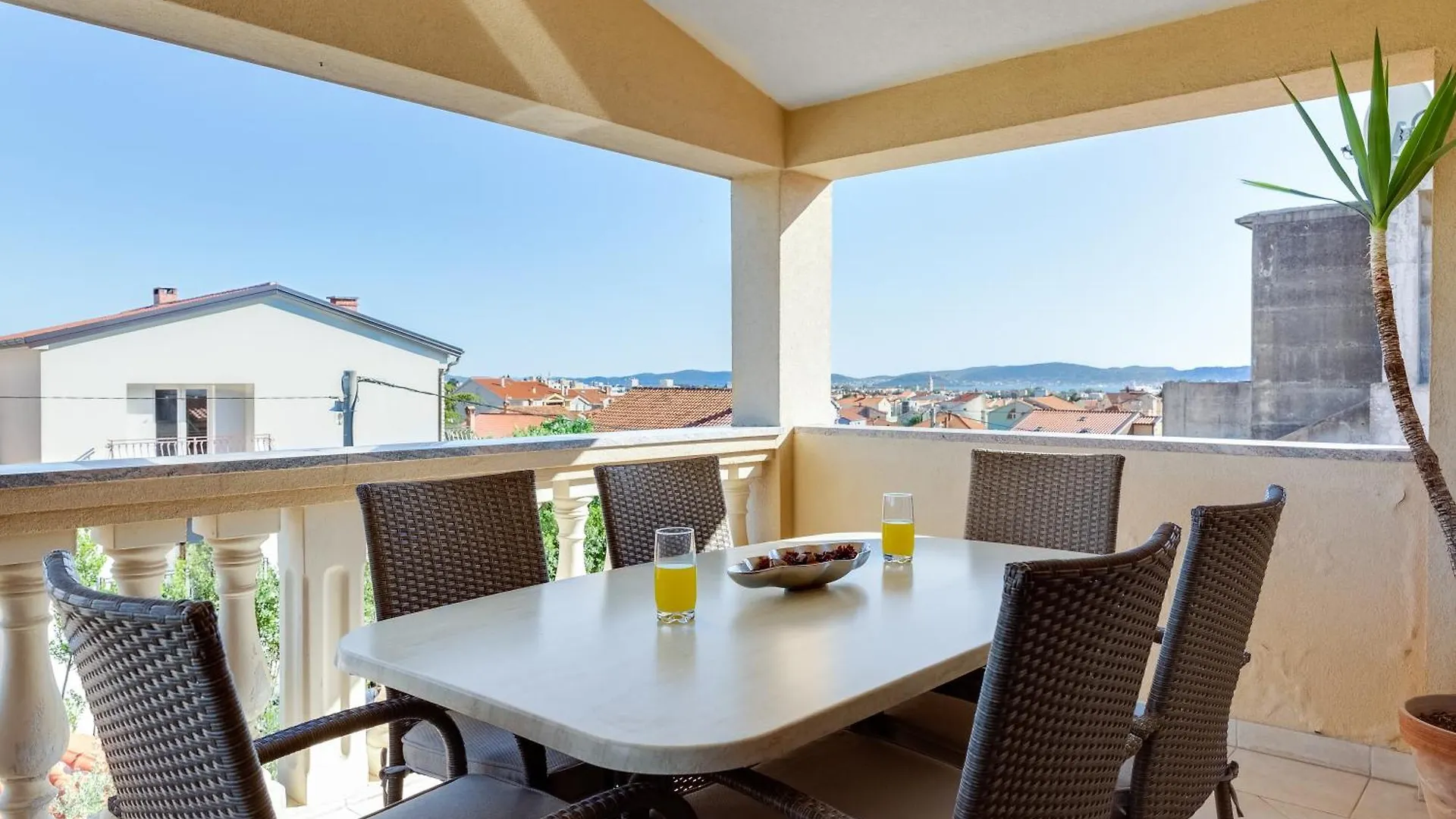 Apartman Dina زادار شقة